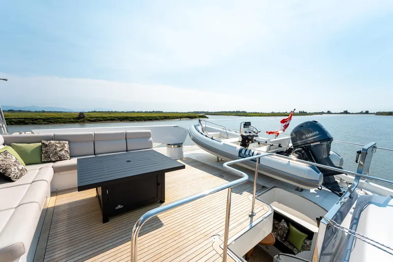 Memory Bank Yacht Photos Pics Luxurious 2007 Ocean Alexander 80 Cockpit Motoryacht with spacious deck and seating area.