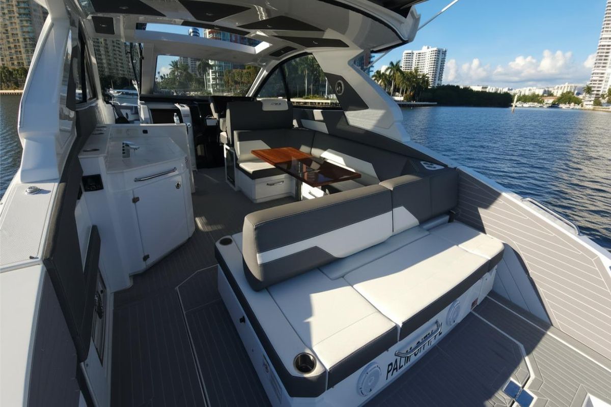 2021 Cruisers Yachts 42 