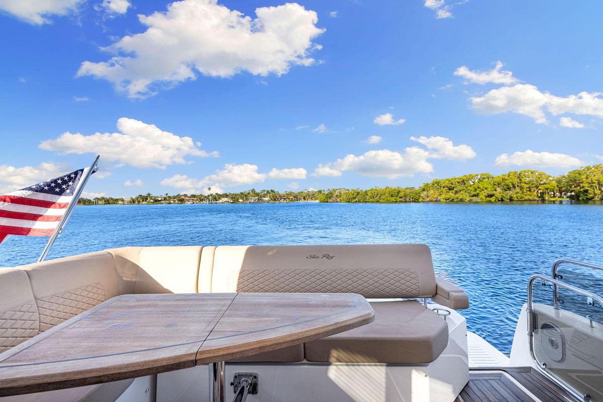 2017 Sea Ray 46 