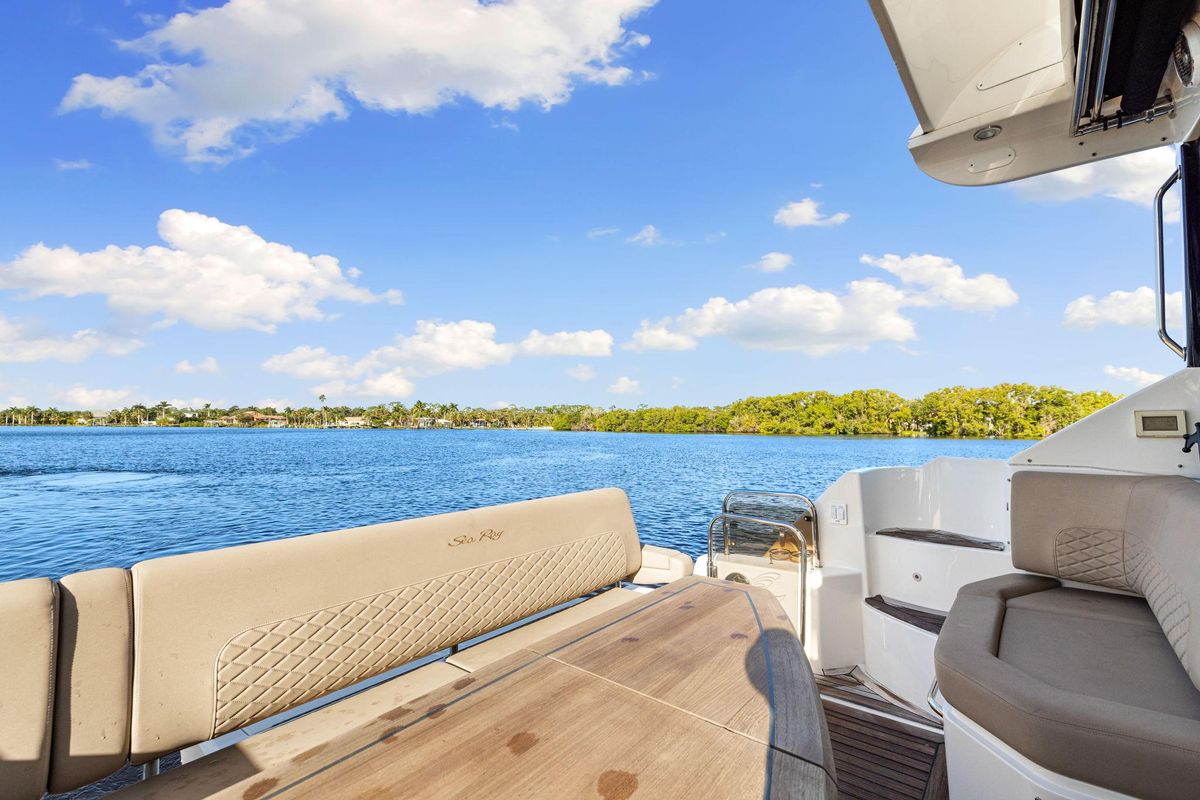 2017 Sea Ray 46 