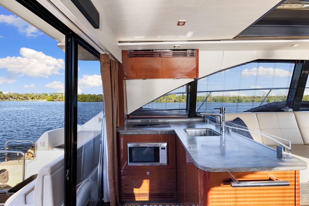 2017 Sea Ray 46 