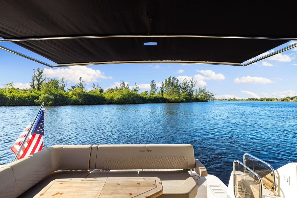 2017 Sea Ray 46 