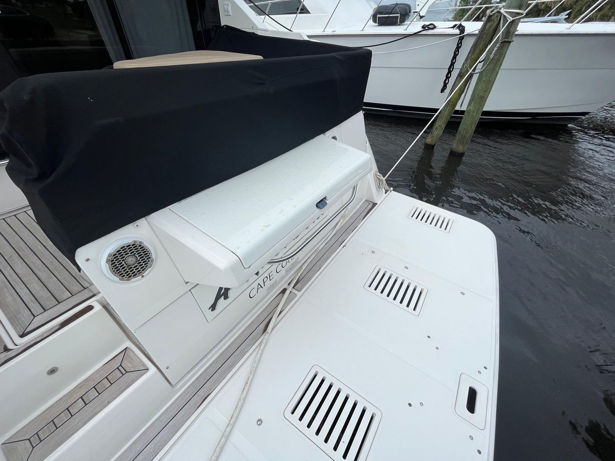 2017 Sea Ray 46 