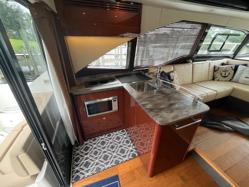 2017 Sea Ray 460 Sundancer NO PODS