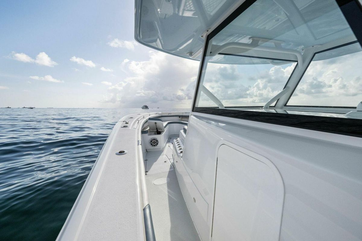 2023 Yellowfin 42 