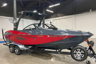 Malibu 23 LSV