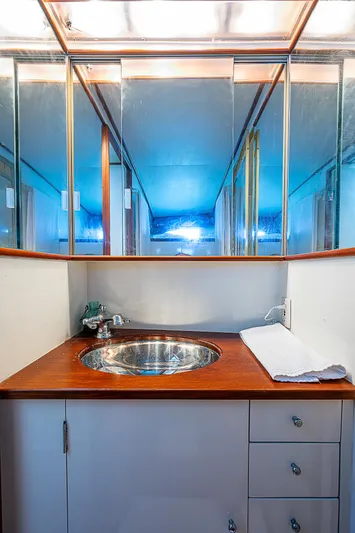 Ta-boo Yacht Photos Pics 