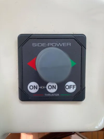 Green Heron Yacht Photos Pics Side-Power thruster control on 2004 Sabreline 42 Express.