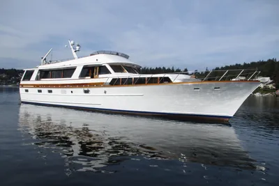 McQueen Flush Deck Motoryacht