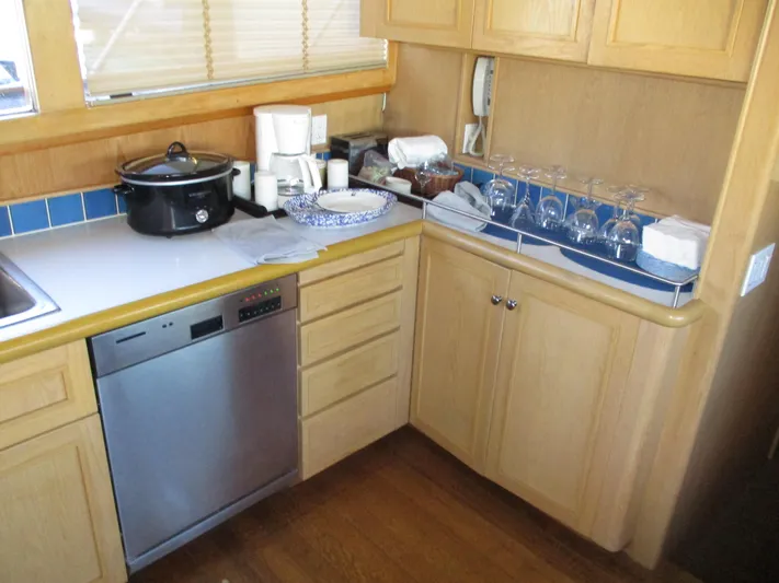 Accord Yacht Photos Pics 