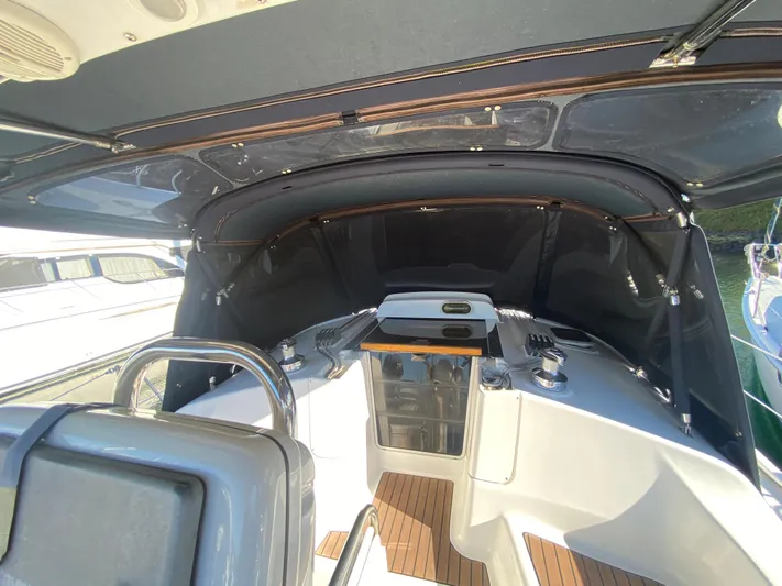 First Admiral Yacht Photos Pics Interior view of a 2006 Hunter 38 yacht.