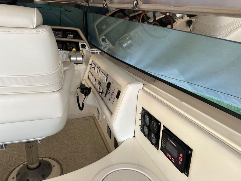 1995 Sea Ray 630 Sundancer