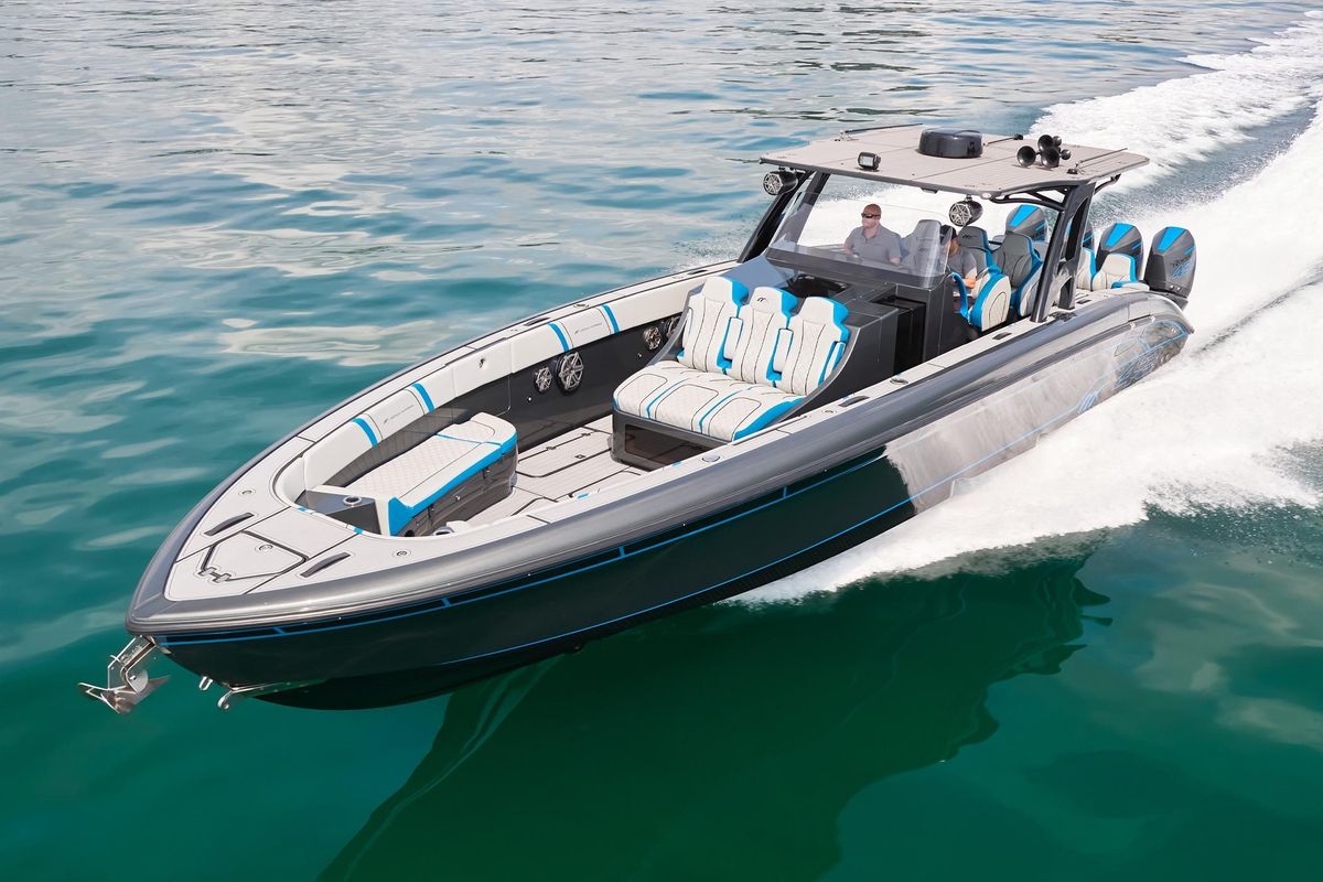 2020 Midnight Express 43 