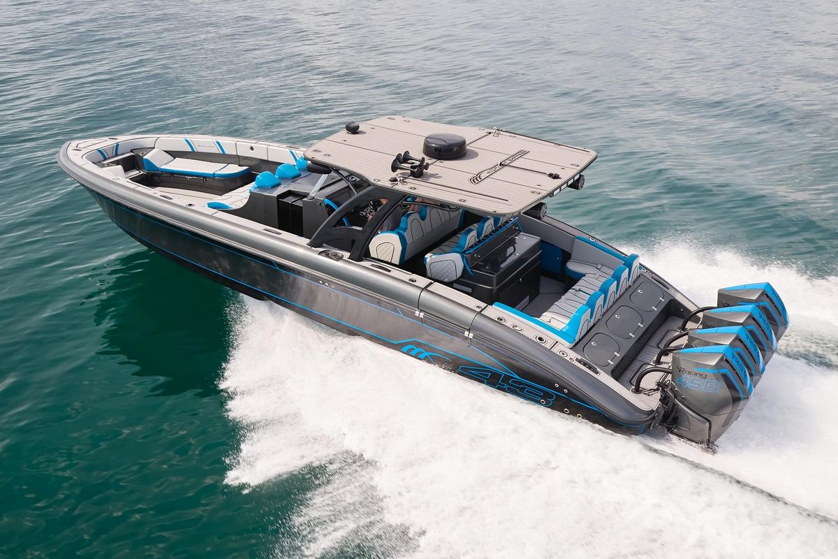 2020 Midnight Express 43 