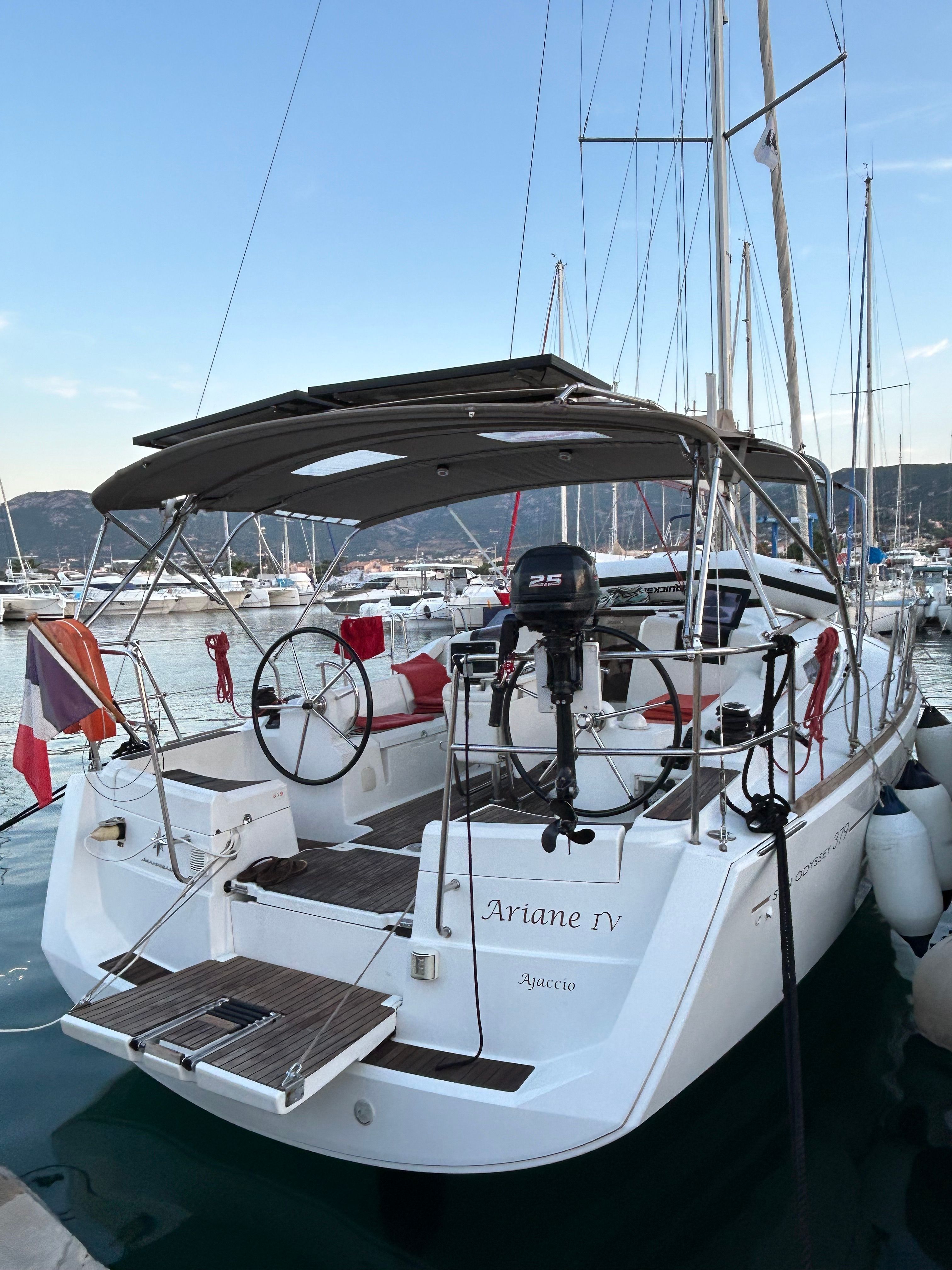 2014 Jeanneau Sun Odyssey 379