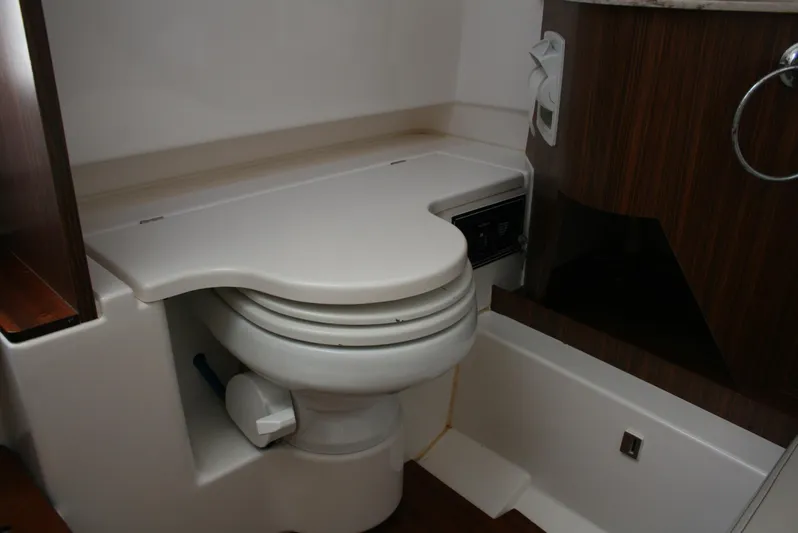  Yacht Photos Pics Head