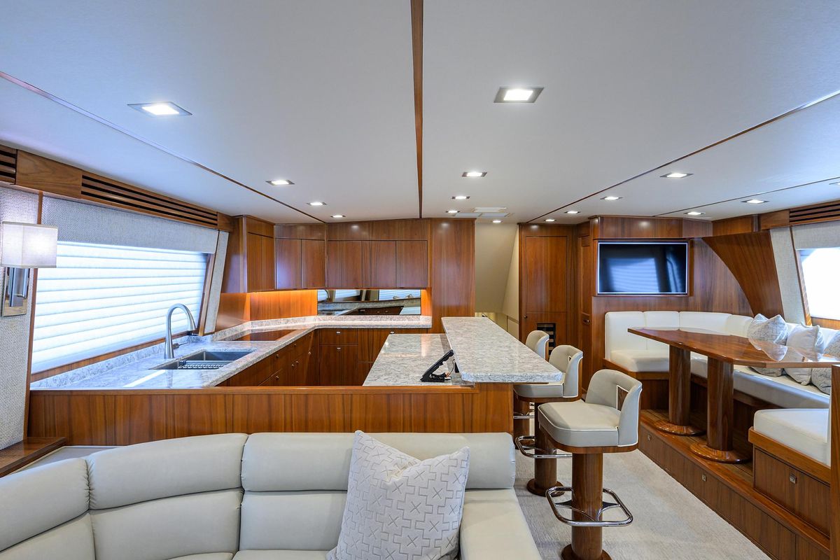 2019 Viking 80 
