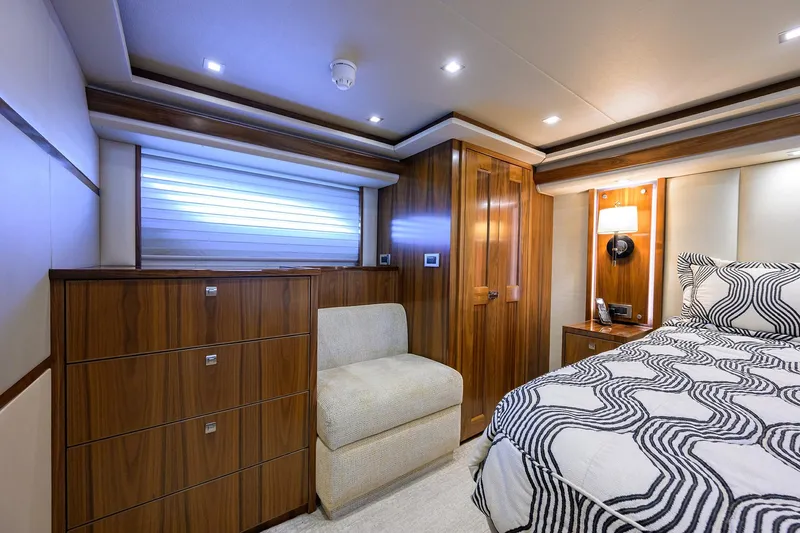 Lamplighter Yacht Photos Pics Viking 80 LAMPLIGHTER -  Master Stateroom Berth & Seating