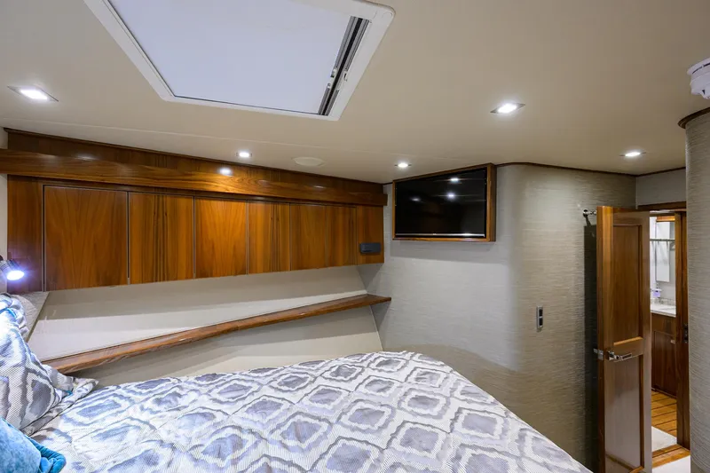 Lamplighter Yacht Photos Pics Viking 80 LAMPLIGHTER -  Forward Stateroom & Head Access