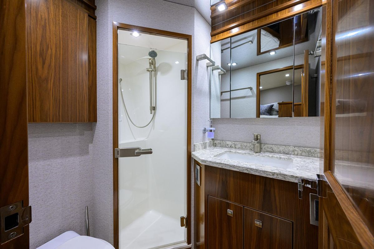 2019 Viking 80 