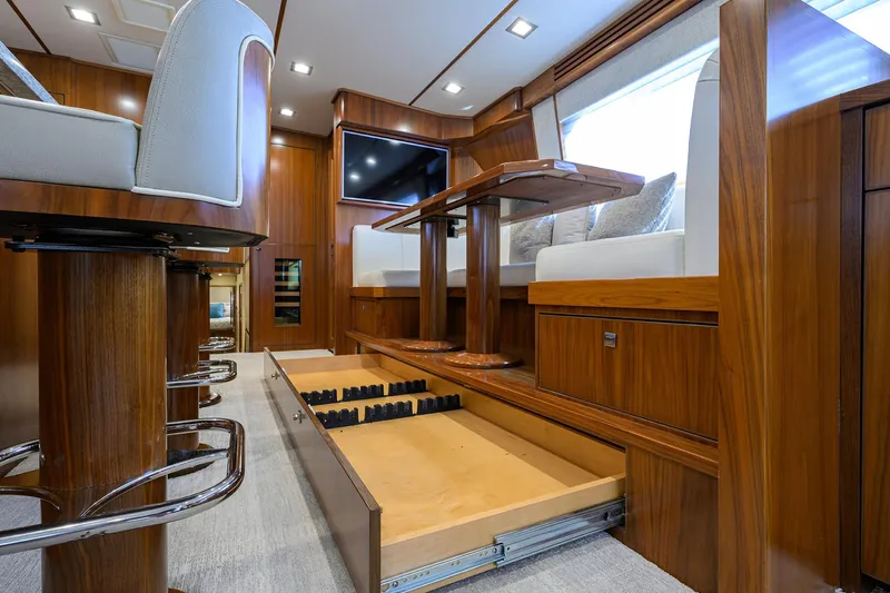 Lamplighter Yacht Photos Pics Viking 80 LAMPLIGHTER - Dinette Storage