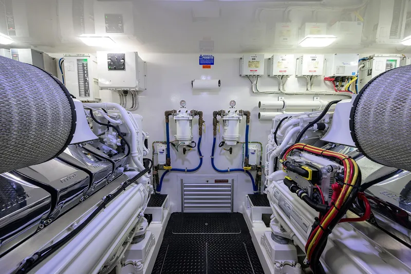 Lamplighter Yacht Photos Pics Viking 80 LAMPLIGHTER - Engine Room