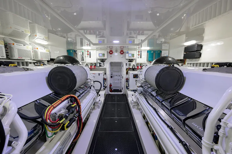 Lamplighter Yacht Photos Pics Viking 80 LAMPLIGHTER - Engine Room