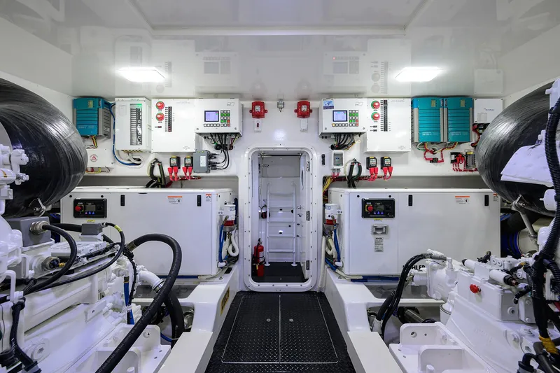Lamplighter Yacht Photos Pics Viking 80 LAMPLIGHTER - Engine Room