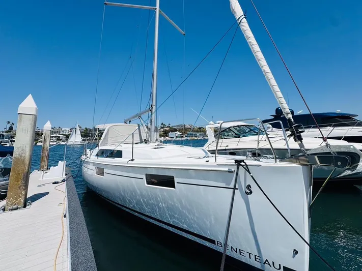 Happy Hour Yacht Photos Pics 