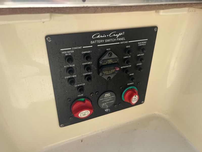 2015 Chris-Craft Launch 32