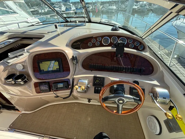 Dragon Fly Yacht Photos Pics Helm