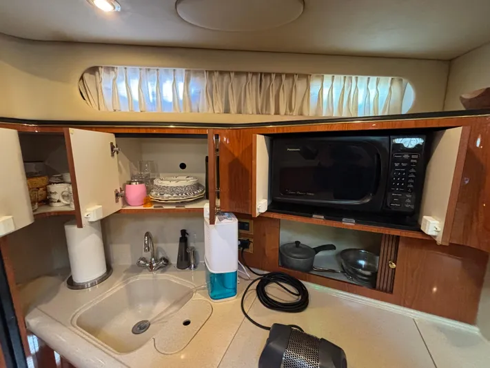 Dragon Fly Yacht Photos Pics Galley Cabinetry/Microwave Oven