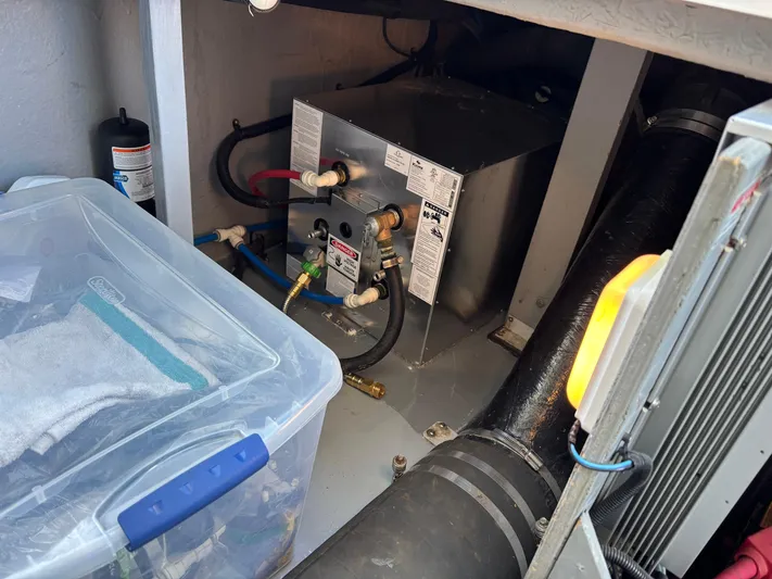 Dragon Fly Yacht Photos Pics Water Heater