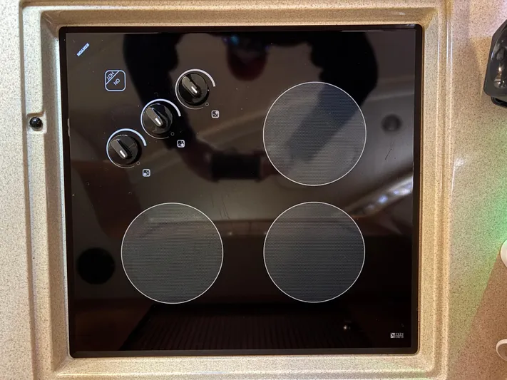 Dragon Fly Yacht Photos Pics 3 Burner Electric Stovetop w/Corian Lid