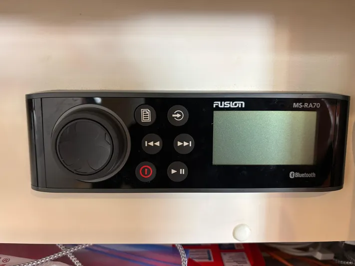 Dragon Fly Yacht Photos Pics Fusion Stereo