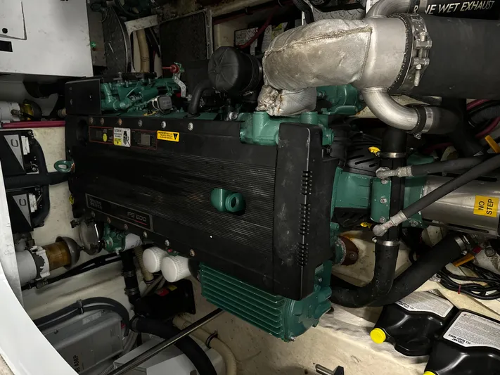 Life Goes On Yacht Photos Pics 