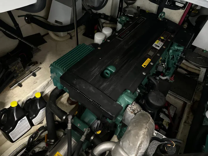 Life Goes On Yacht Photos Pics 