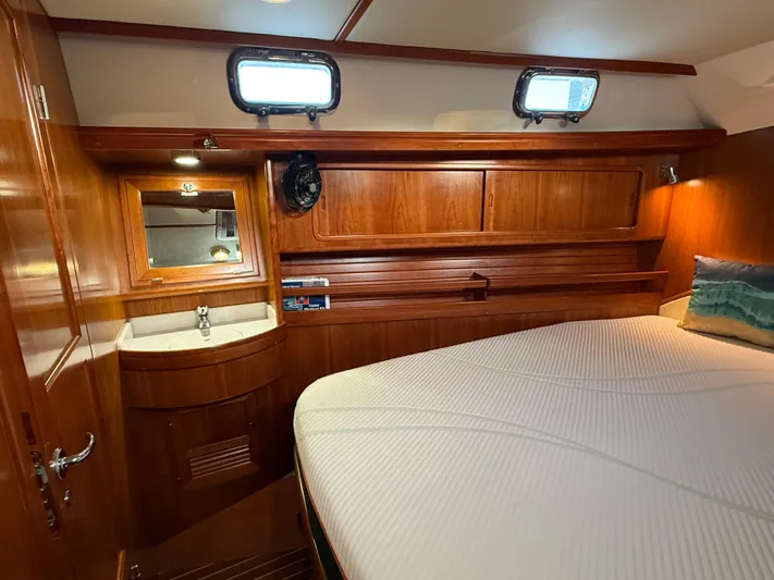 Miss T Yacht Photos Pics 