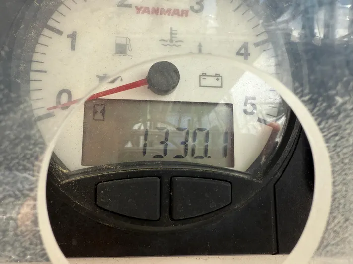 Miss T Yacht Photos Pics 