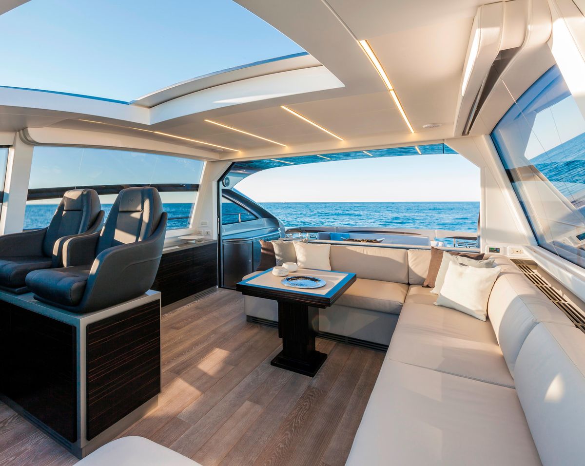2016 Pershing 62