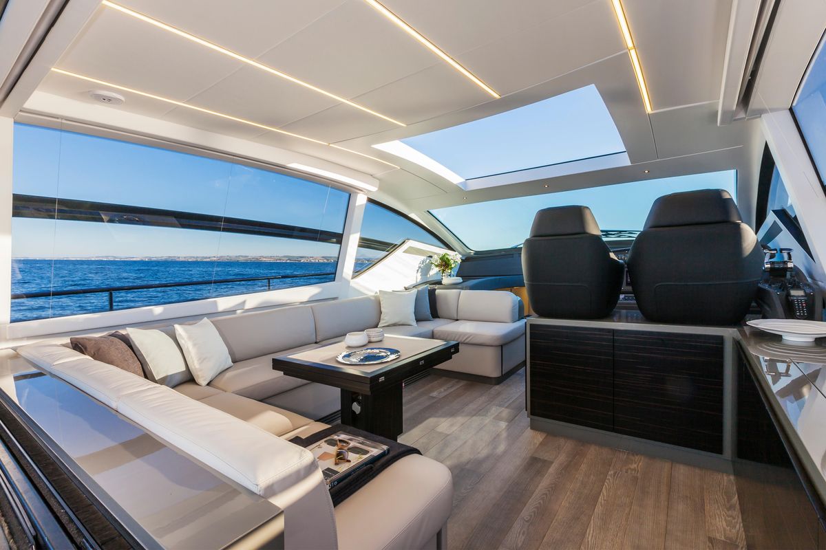 2016 Pershing 62