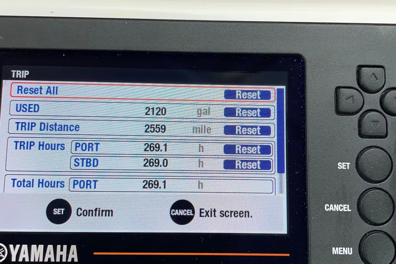 Laure Marie Yacht Photos Pics Yamaha display showing trip data: 2120 gallons used, 2559 miles traveled, 269.1 hours. Back Cove 34O 2020.