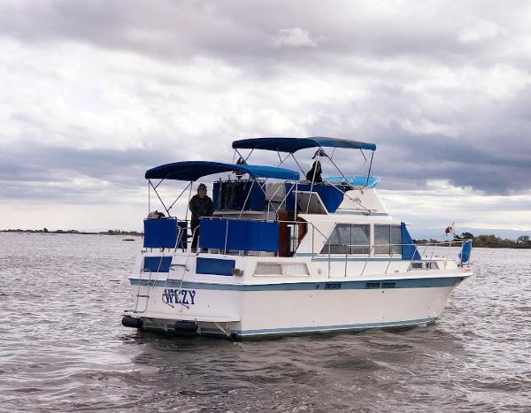 1974 Uniflite Double Cabin