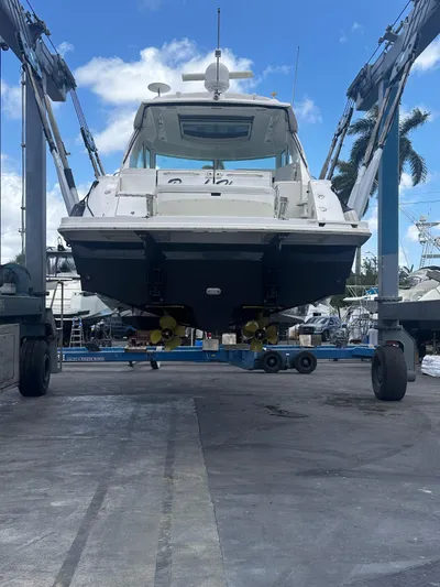 Beach House Yacht Photos Pics 