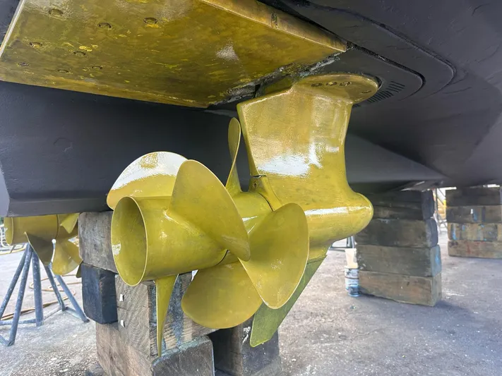 Beach House Yacht Photos Pics 