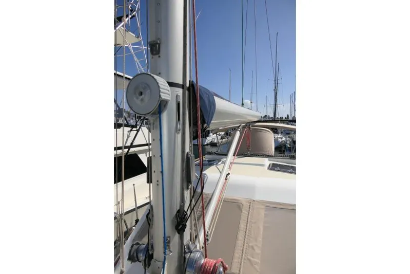Peregrine Yacht Photos Pics 2002 Tayana 460 Vancouver Pilothouse sailboat mast and rigging in marina.