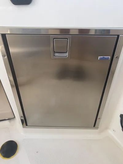 35 Realm Yacht Photos Pics 