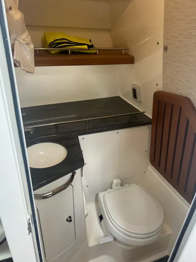 35 Realm Yacht Photos Pics 