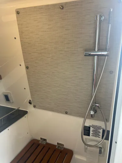 35 Realm Yacht Photos Pics 