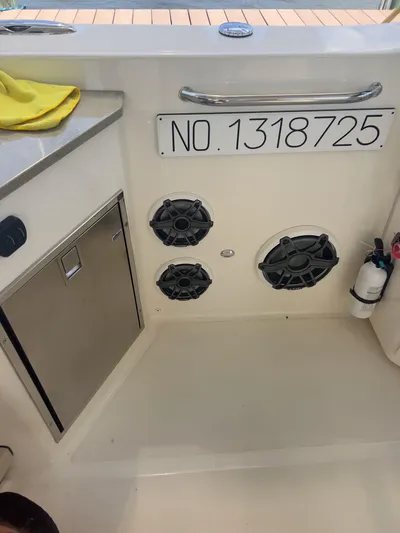 35 Realm Yacht Photos Pics 